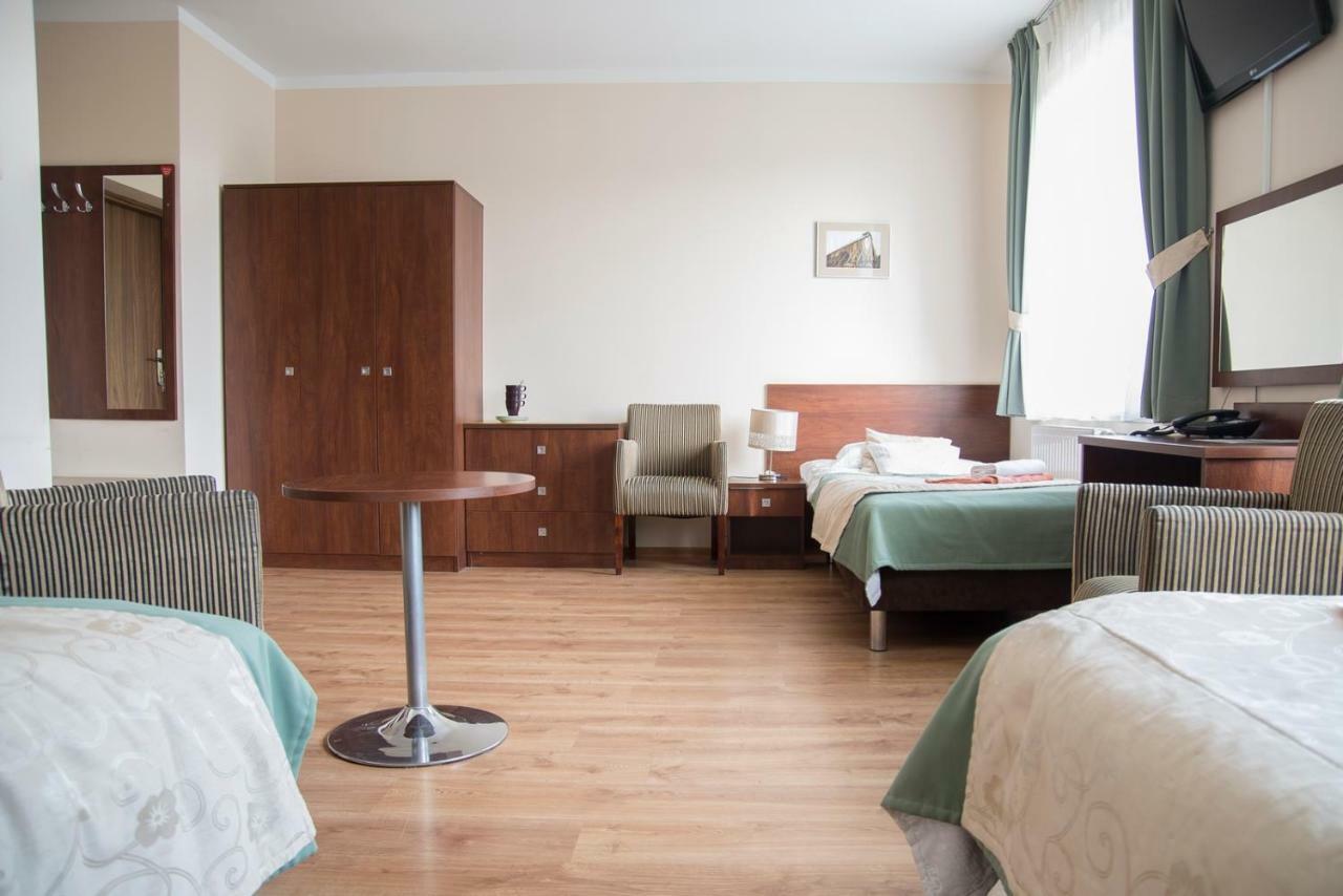 Sanatorium Uzdrowiskowe Lacznosc Hotel ชีโคชีแนค ภายนอก รูปภาพ