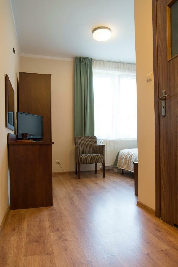 Sanatorium Uzdrowiskowe Lacznosc Hotel ชีโคชีแนค ภายนอก รูปภาพ
